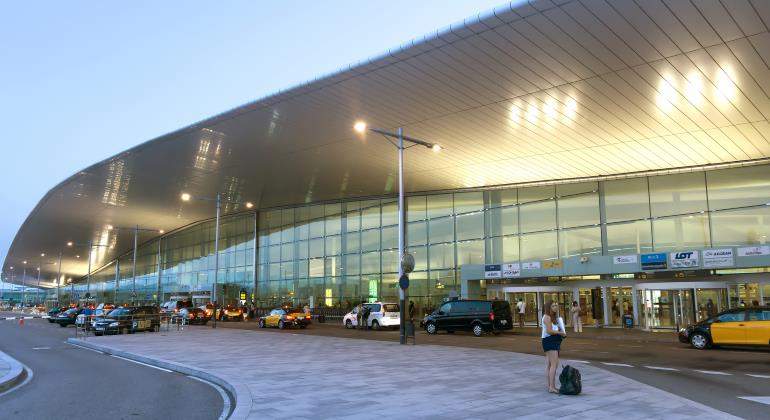 prat-aeropuerto-t1-barcelona-770-dreamstime.jpg