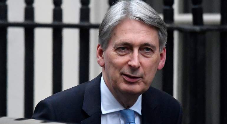 Hammond-Philip-coche-reuters.jpg