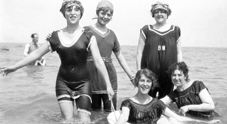 Asi-iban-nuestros-bisabuelos-a-la-playa.jpg