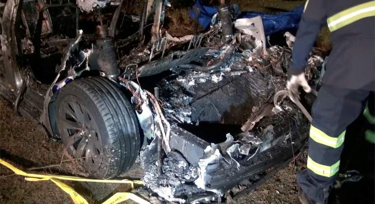tesla-accidente-piloto-automatico-abril21-reuters.jpg