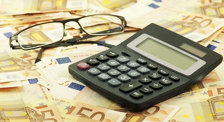 calculadora-billetes50euros-getty.jpg