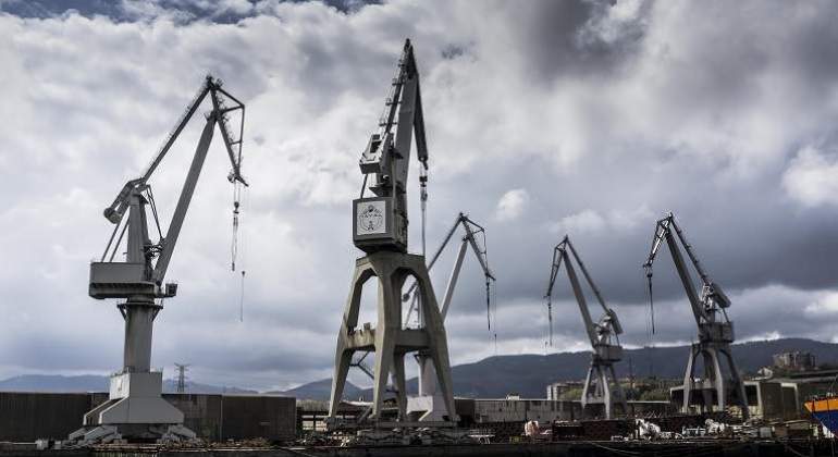 gruas-lanaval.jpg