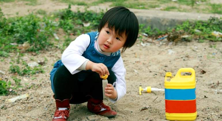 Crecer sin padres: la cara B de la migración china