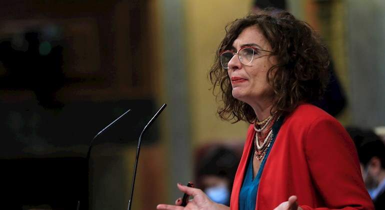 montero-hacienda-congreso-20oct20-efe.jpg