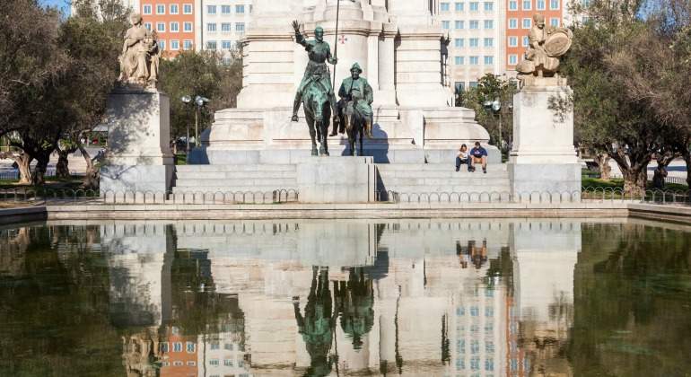 plaza-espana-quijote.jpg