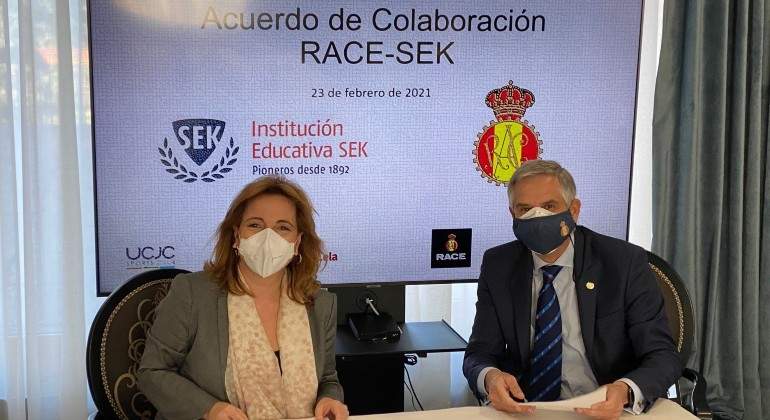Firma-RACE-1.jpg