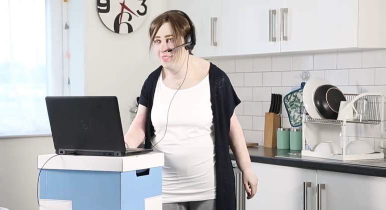 emma-teletrabajo-fellowes.jpg
