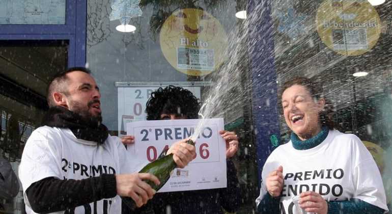 loteria-celebracion-premio-770-efe.jpg