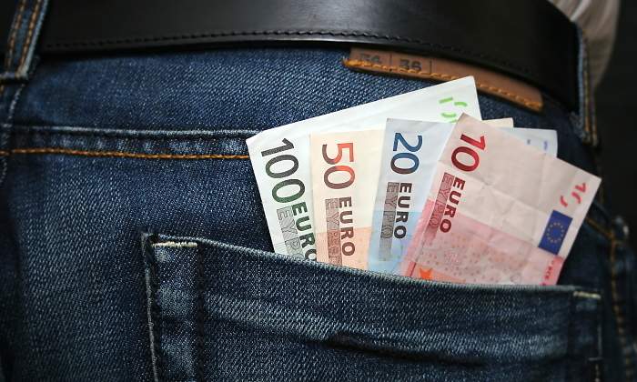 pago-efectivo-billetes-recurso-dreamstime.jpg