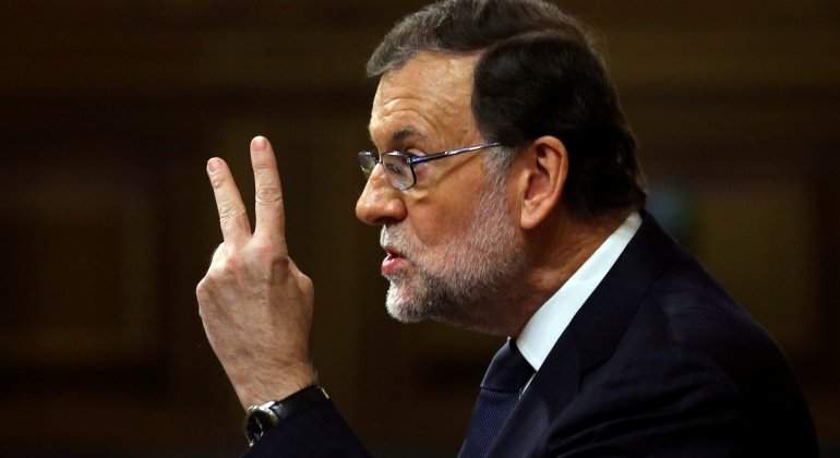 rajoy-dospreceptos-efe.jpg