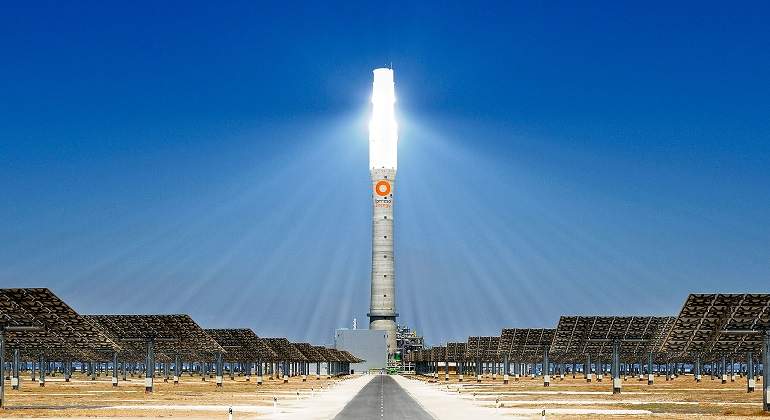 torresol-energy-gemasolar-plant-3.jpg