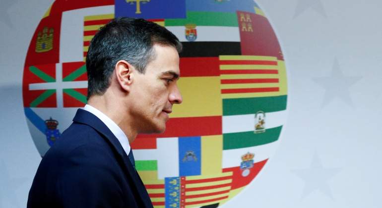 pedro-sanchez-banderas-regiones-reuters.jpg