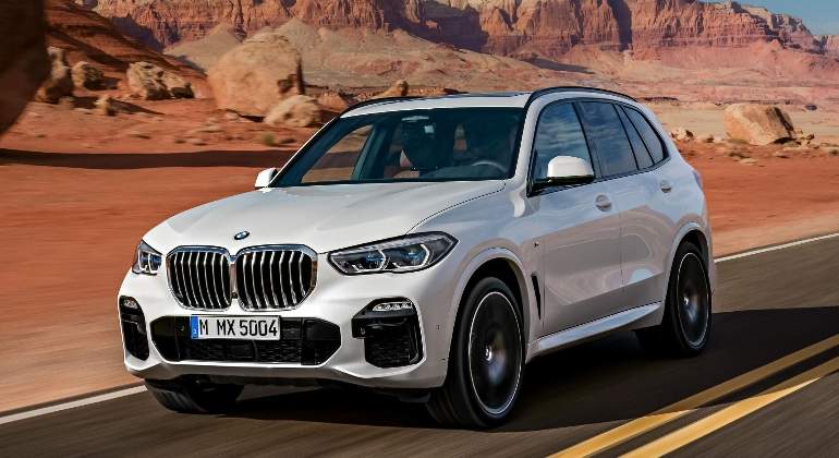 bmw-x5-2018-01.jpg
