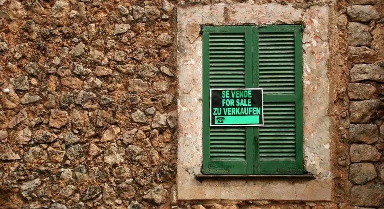 pueblo-ventana-casa-vende-alamy.jpg