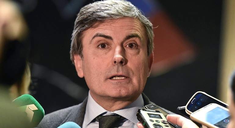 saura-pedro-microfonos.jpg
