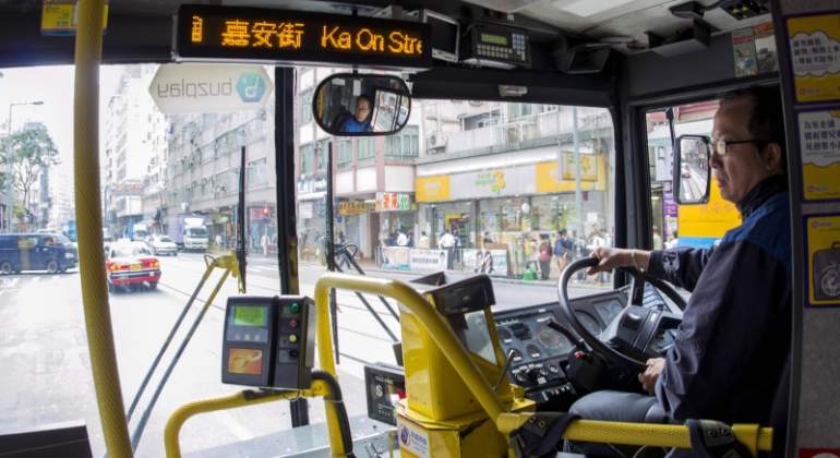 autobus-chino-conductor-dreamstime.jpg