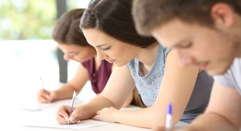 estudiantes-3-defini.jpg
