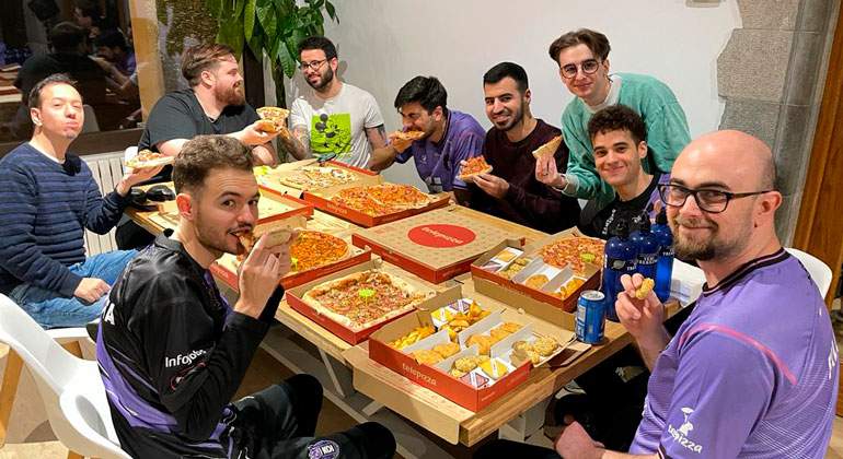 Foto-Ibai-y-equipo-KOI.jpg