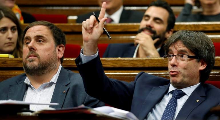 puigdemont-parlament-29sep16-efe.jpg