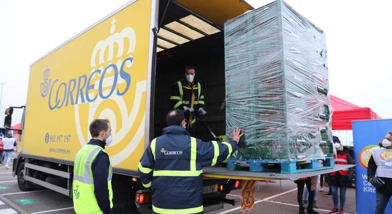 correos-camion-ayuda-ep.jpg