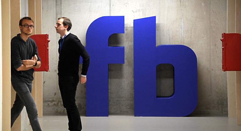 facebook-logo-2.jpg