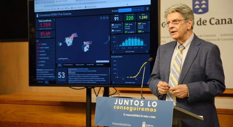 El consejero de Sanidad del Gobierno de Canarias Julio Prez