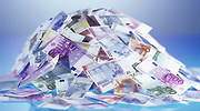 La montaña de ahorro de 4,5 billones de euros que mantiene en vilo a la economía mundial