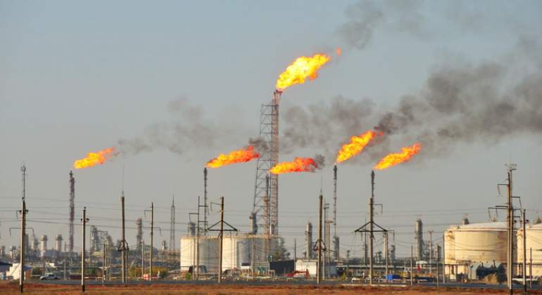 770-420-pozo-petrolifero-gas-quemado-istock.jpg