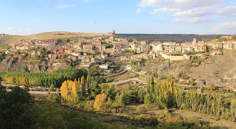 PUEBLO-FOTO-1--Ayto-Sepulveda.jpg