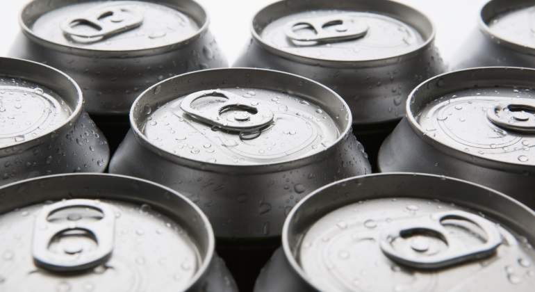 latas-gris-dreamstime.jpg