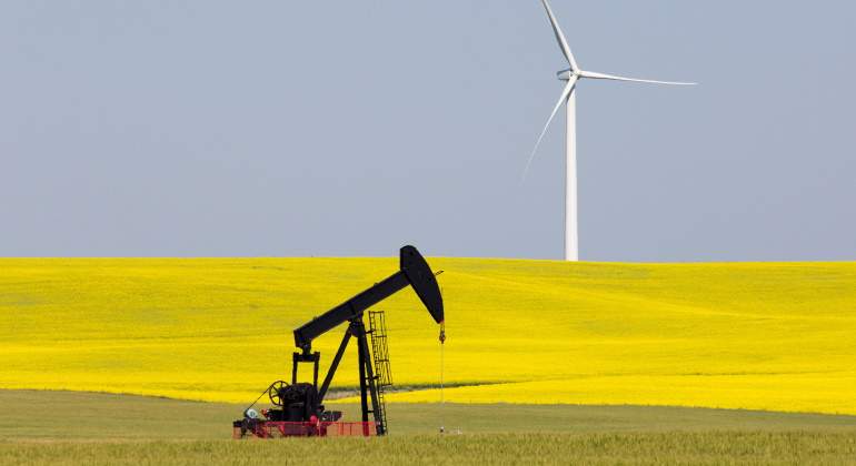 petroleo-mostaza-aerogeneador.jpg