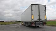 El Gobierno podrá prohibir a los camiones circular por carreteras nacionales y obligarles desviarse por autopistas