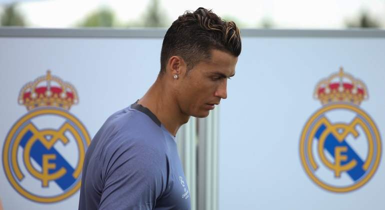 cristiano-entrenamiento-escudo-reuters.jpg