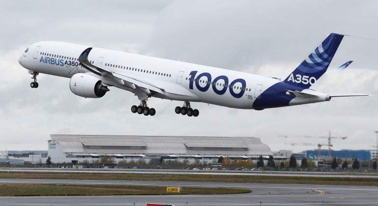 Avion de Airbus despegando reuters