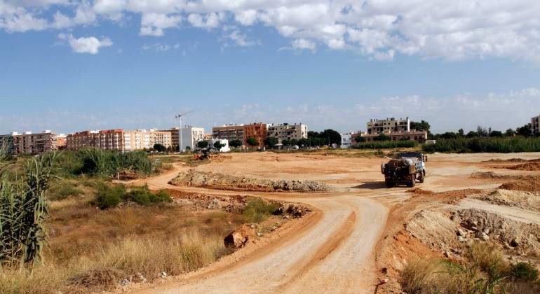 Vista de los trabajos de urbanizacin en el PAI de Quart donde ha invertido Castlelake GUILLERMO LUCAS