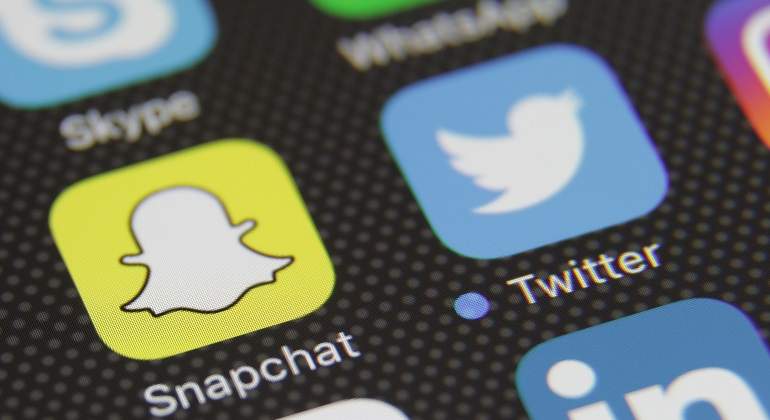 Snapchat-twitter.jpg