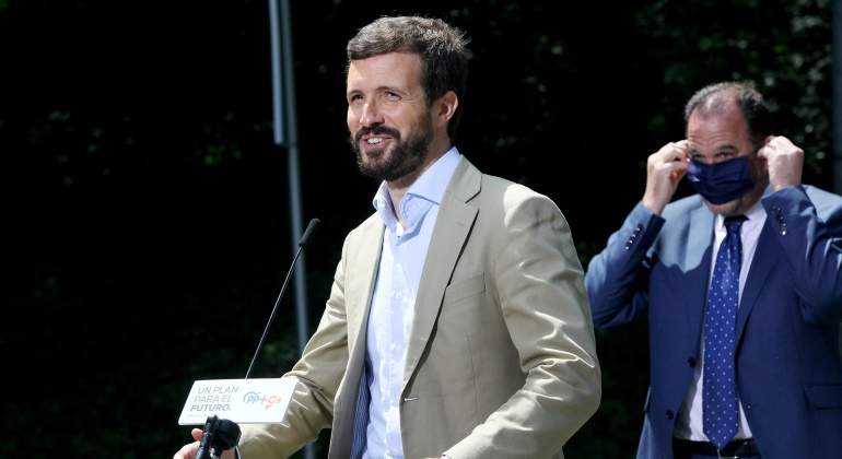 casado-acto-pp-pais-vasco-campana-ep.jpg