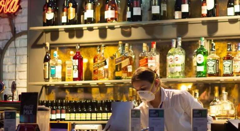 bar-dreamstime-770.jpg