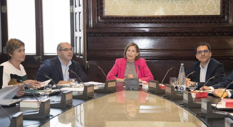 forcadell-mesa-parlament-6sept-efe.jpg