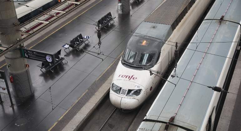 770-420-ave-adif-tren-estacion-europaress.jpg