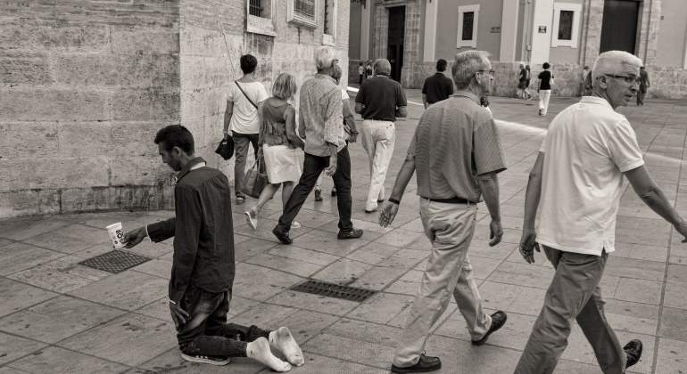 persona-pidiendo-valencia.jpg