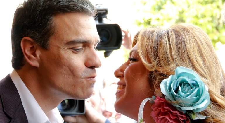 sanchez-diaz-feria-beso-reuters.jpg