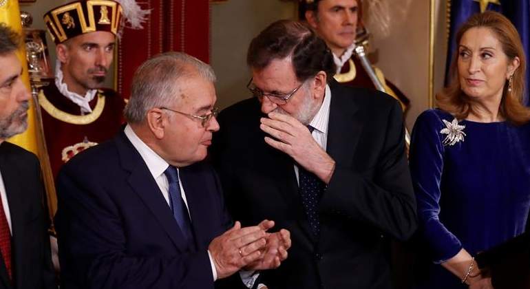 rajoy-dia-constitucion-2017-efe.jpg