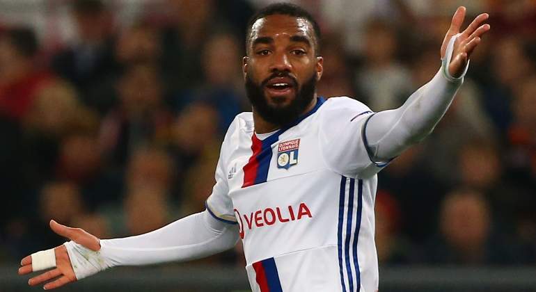 lacazette-lyon-efe.jpg