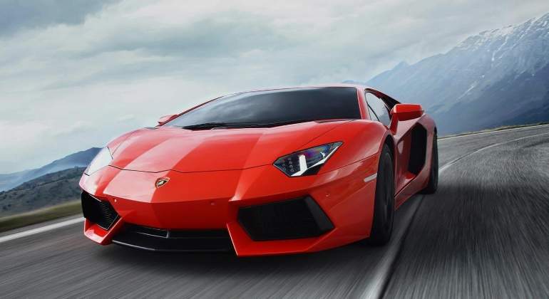 lamborghini-avemtador.jpg