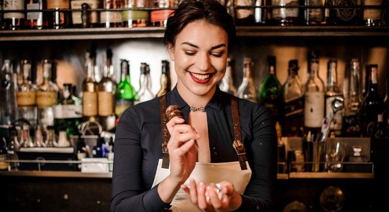 bar-dreamstime.jpg