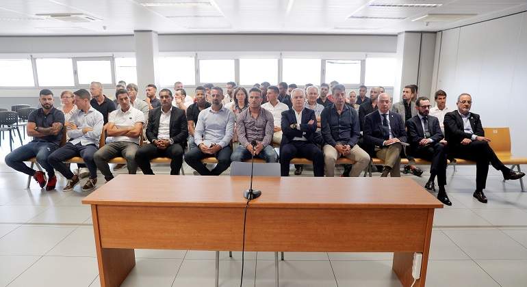 AmanosFutbolJuicio.jpg