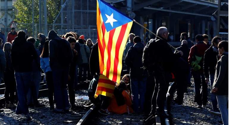 Estelada-vias-tren-2017-efe.jpg