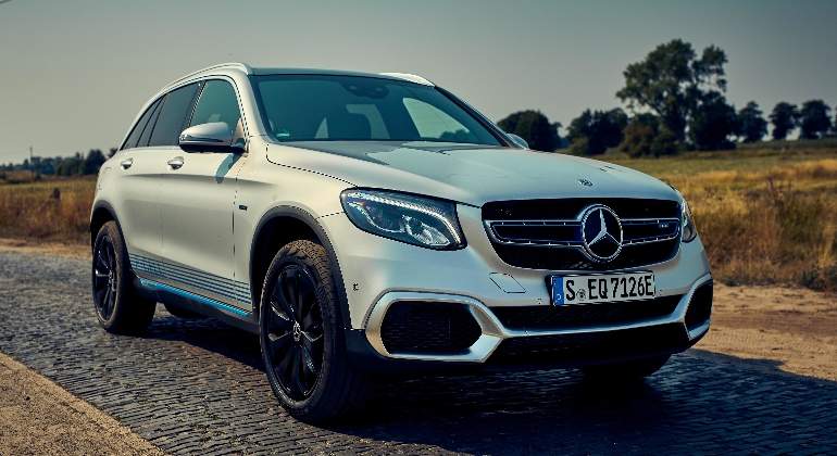 mercedes-benz-glc-f-cell-2018-01.jpg