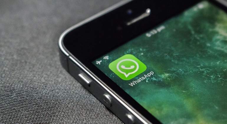whatsapp-iphone.jpg